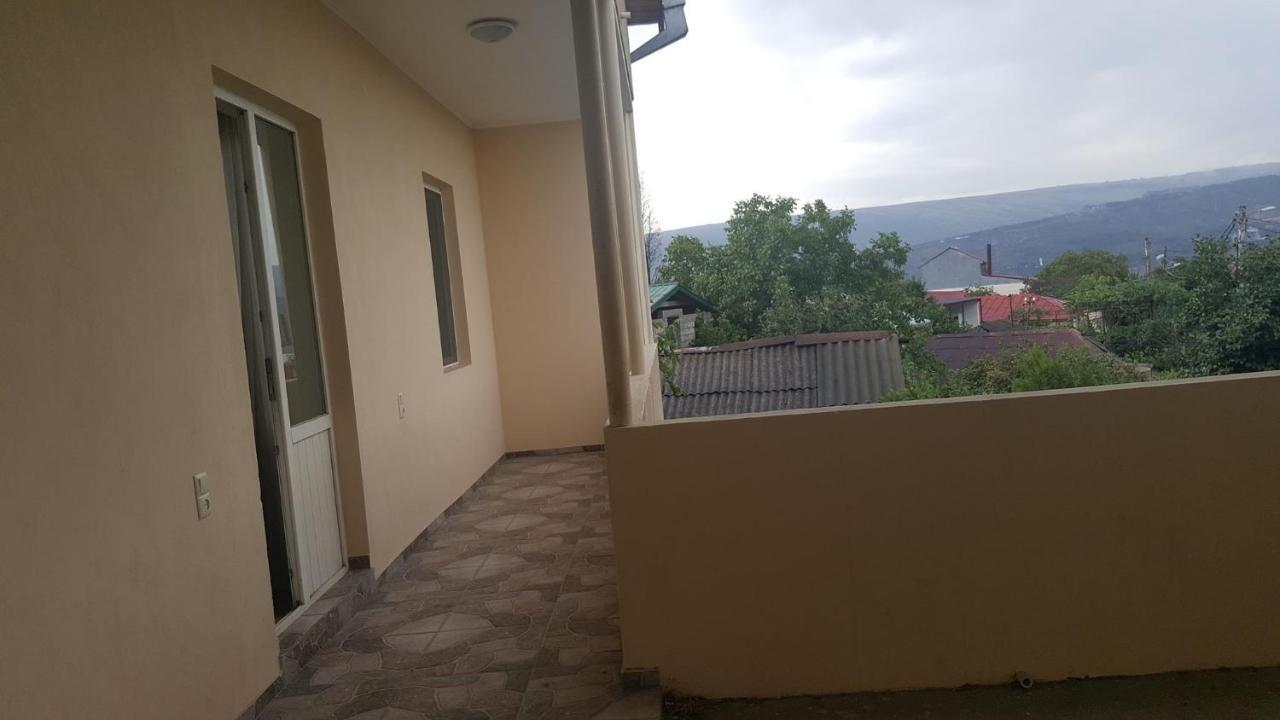 Guesthouse Different Tbilisi ภายนอก รูปภาพ