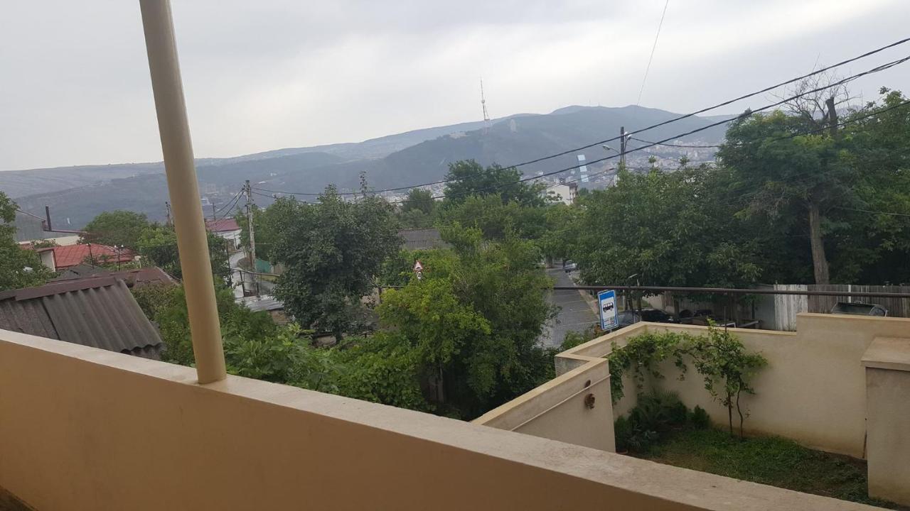 Guesthouse Different Tbilisi ภายนอก รูปภาพ