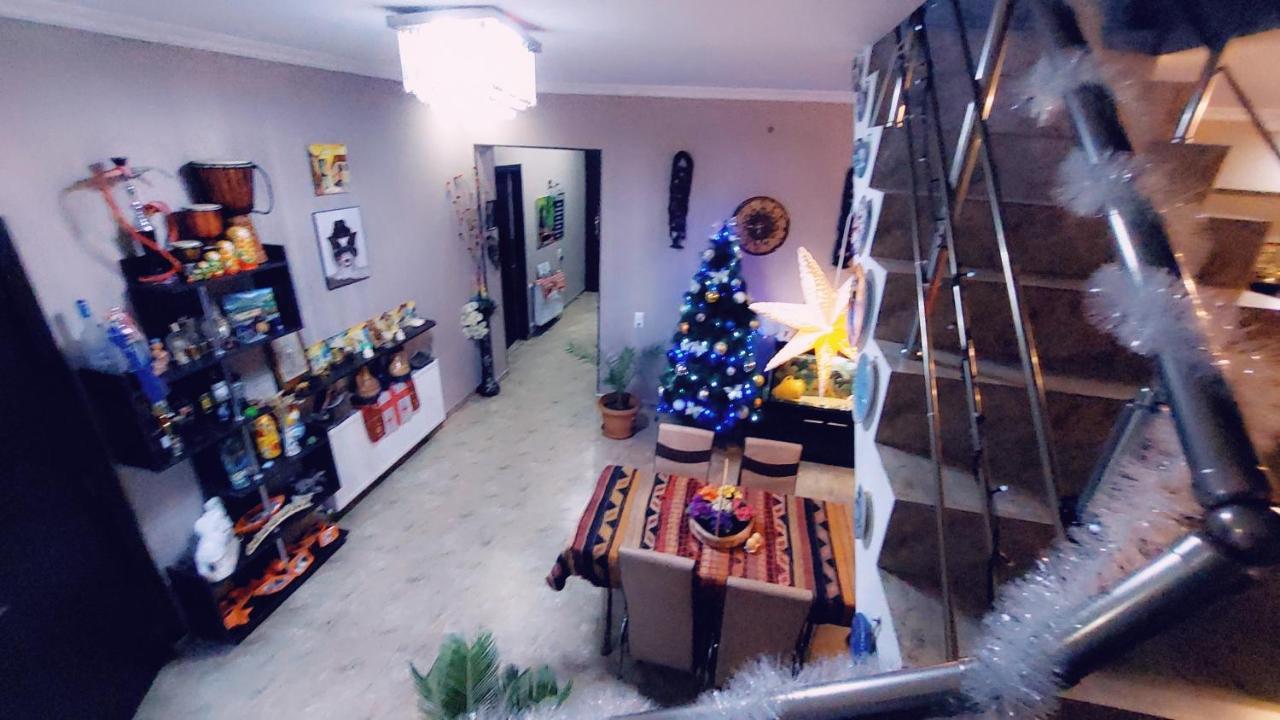 Guesthouse Different Tbilisi ภายนอก รูปภาพ