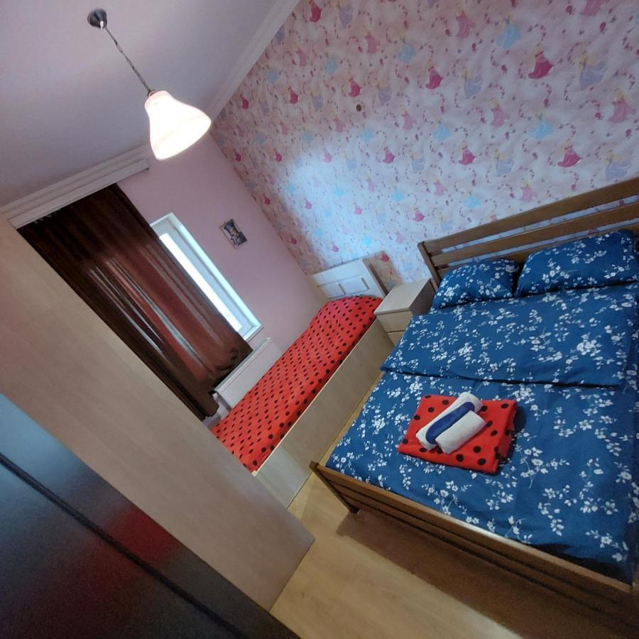 Guesthouse Different Tbilisi ภายนอก รูปภาพ
