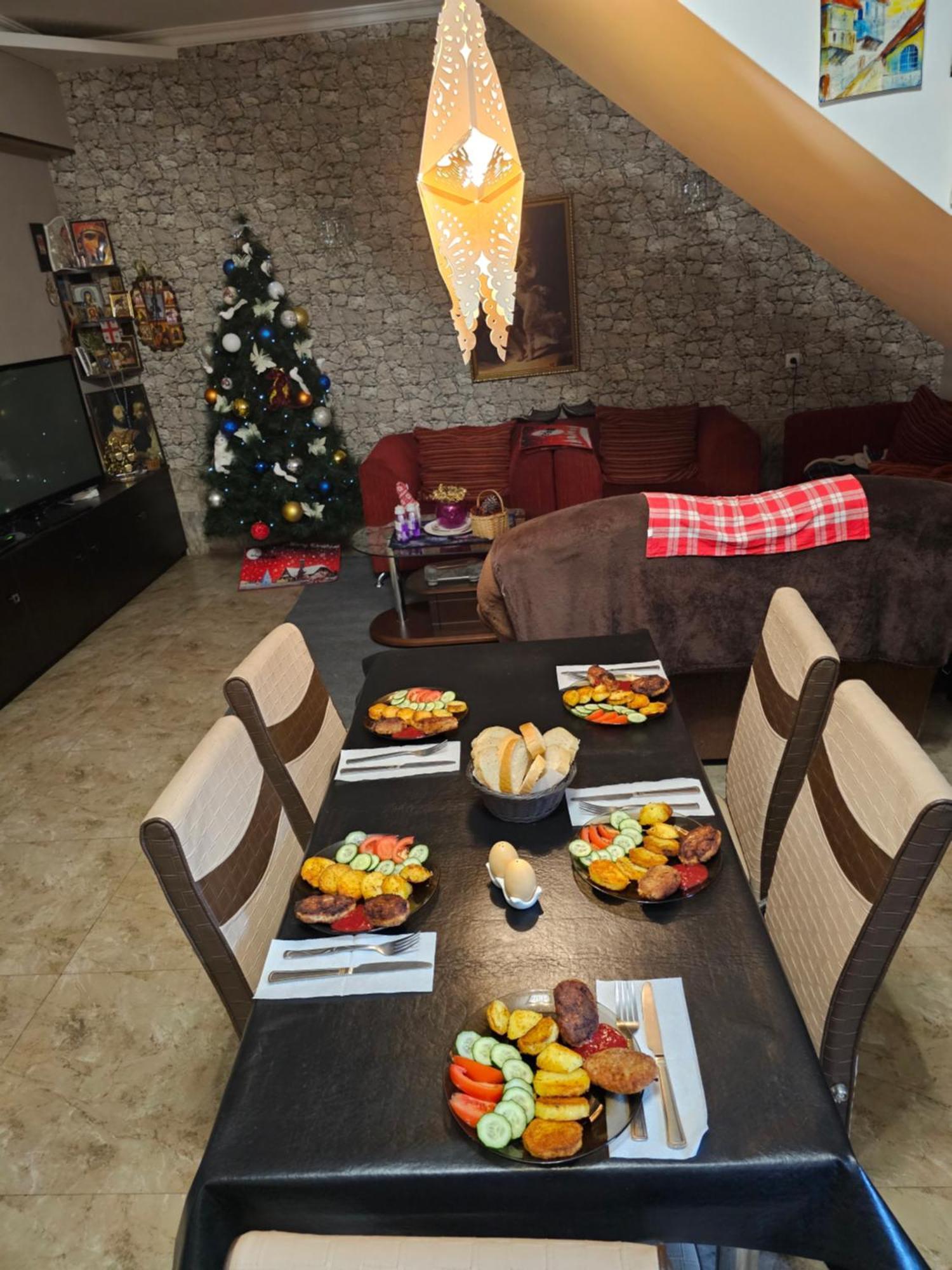 Guesthouse Different Tbilisi ภายนอก รูปภาพ