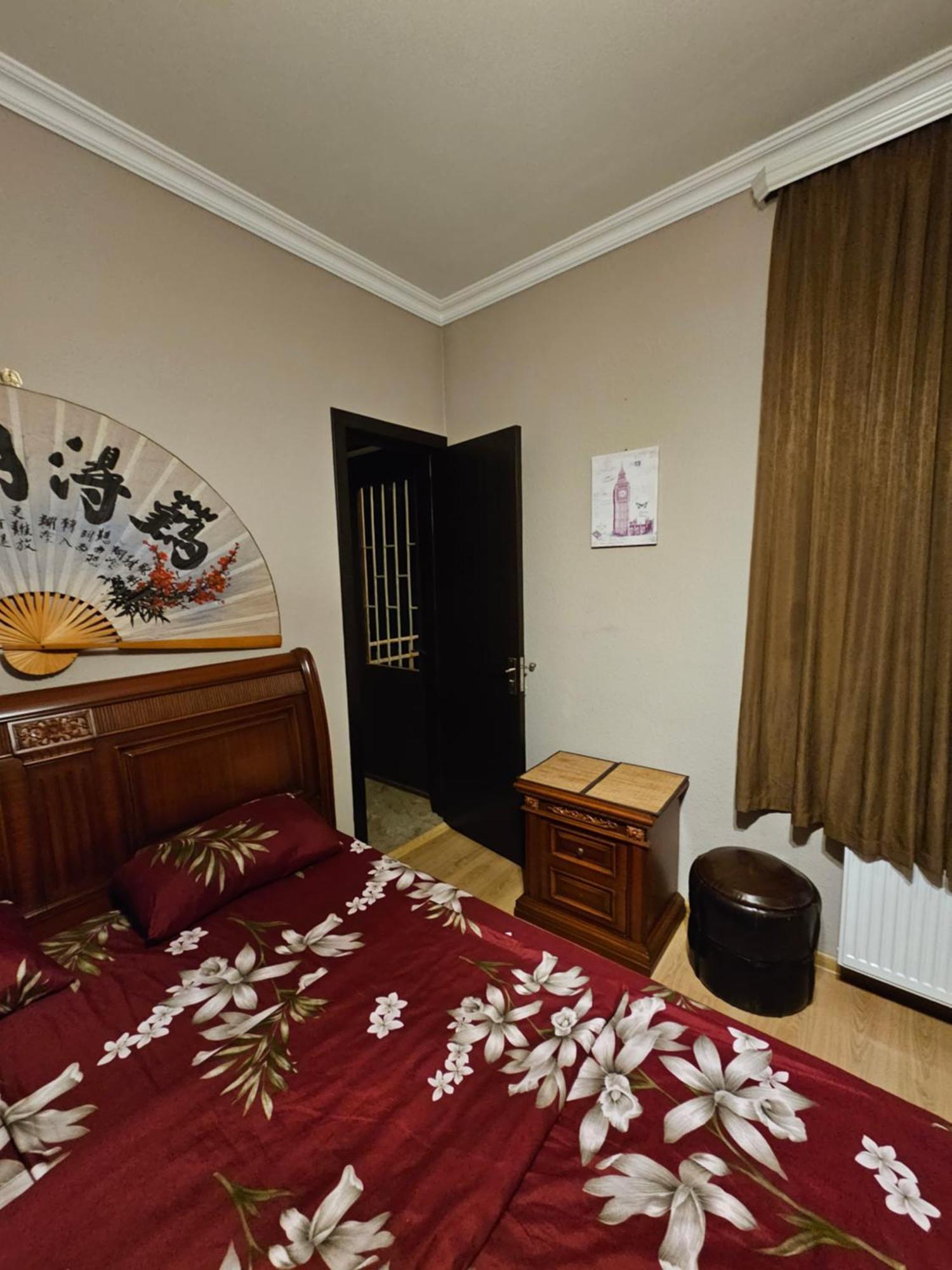 Guesthouse Different Tbilisi ภายนอก รูปภาพ