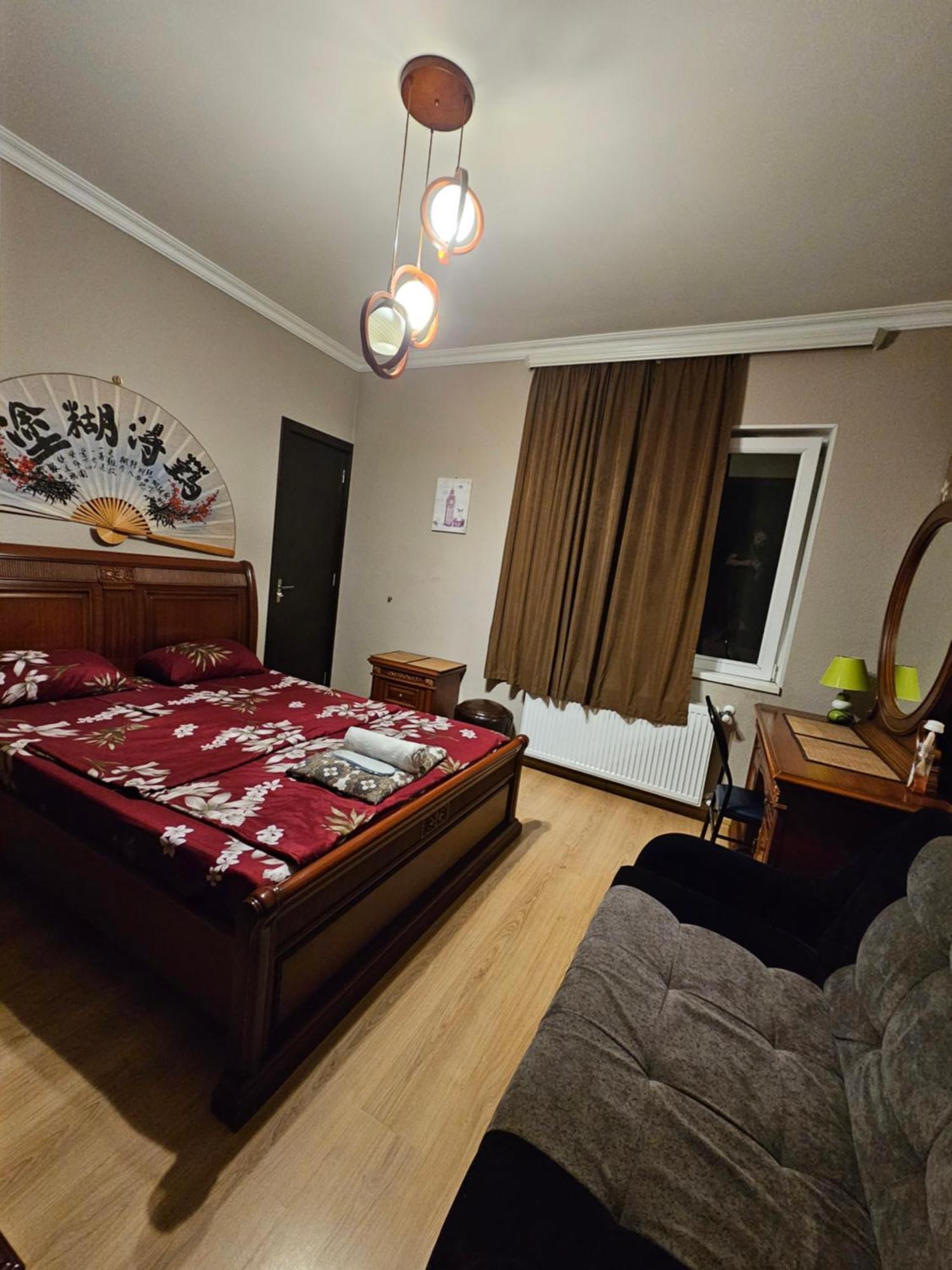 Guesthouse Different Tbilisi ภายนอก รูปภาพ