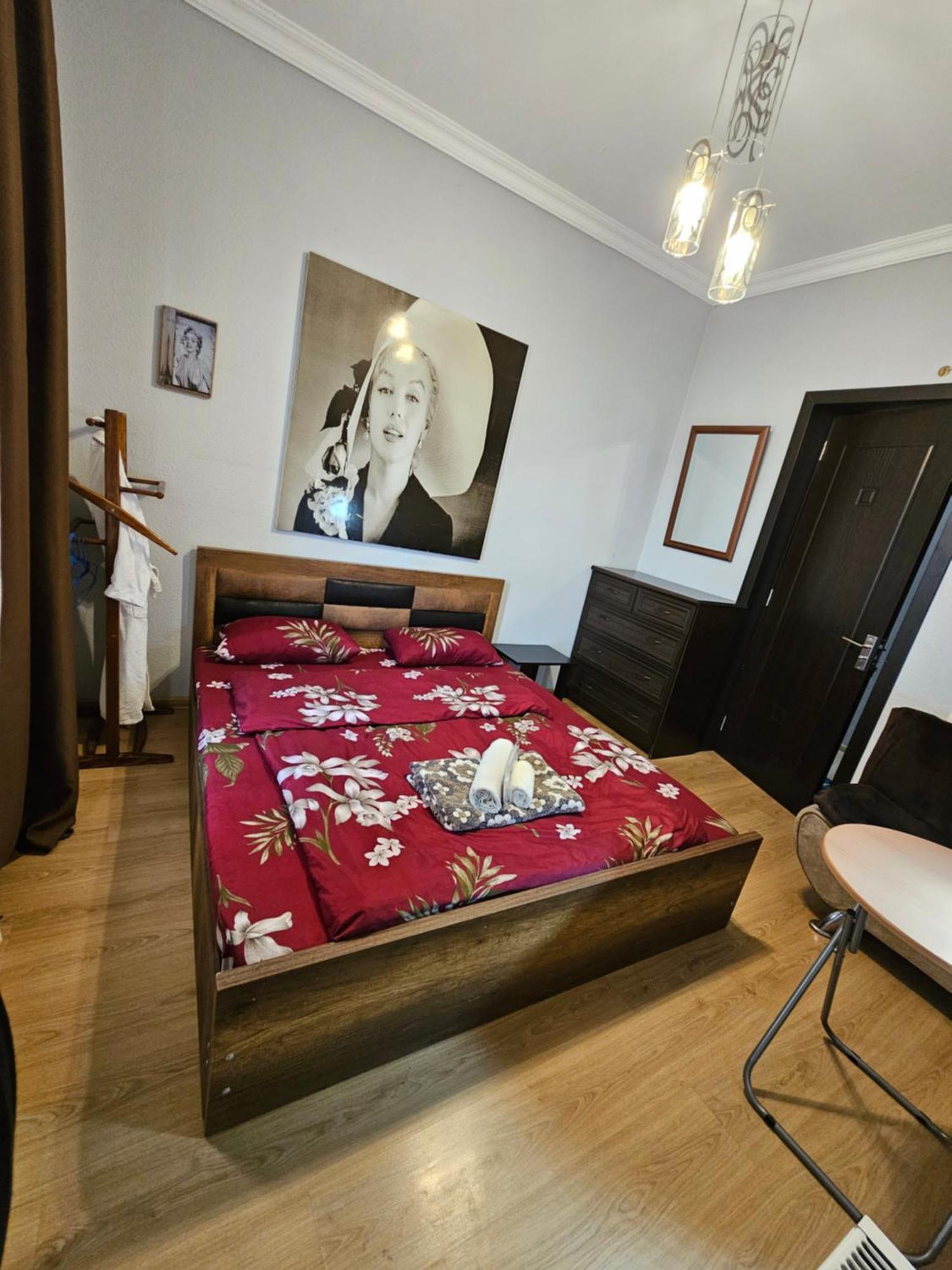 Guesthouse Different Tbilisi ห้อง รูปภาพ