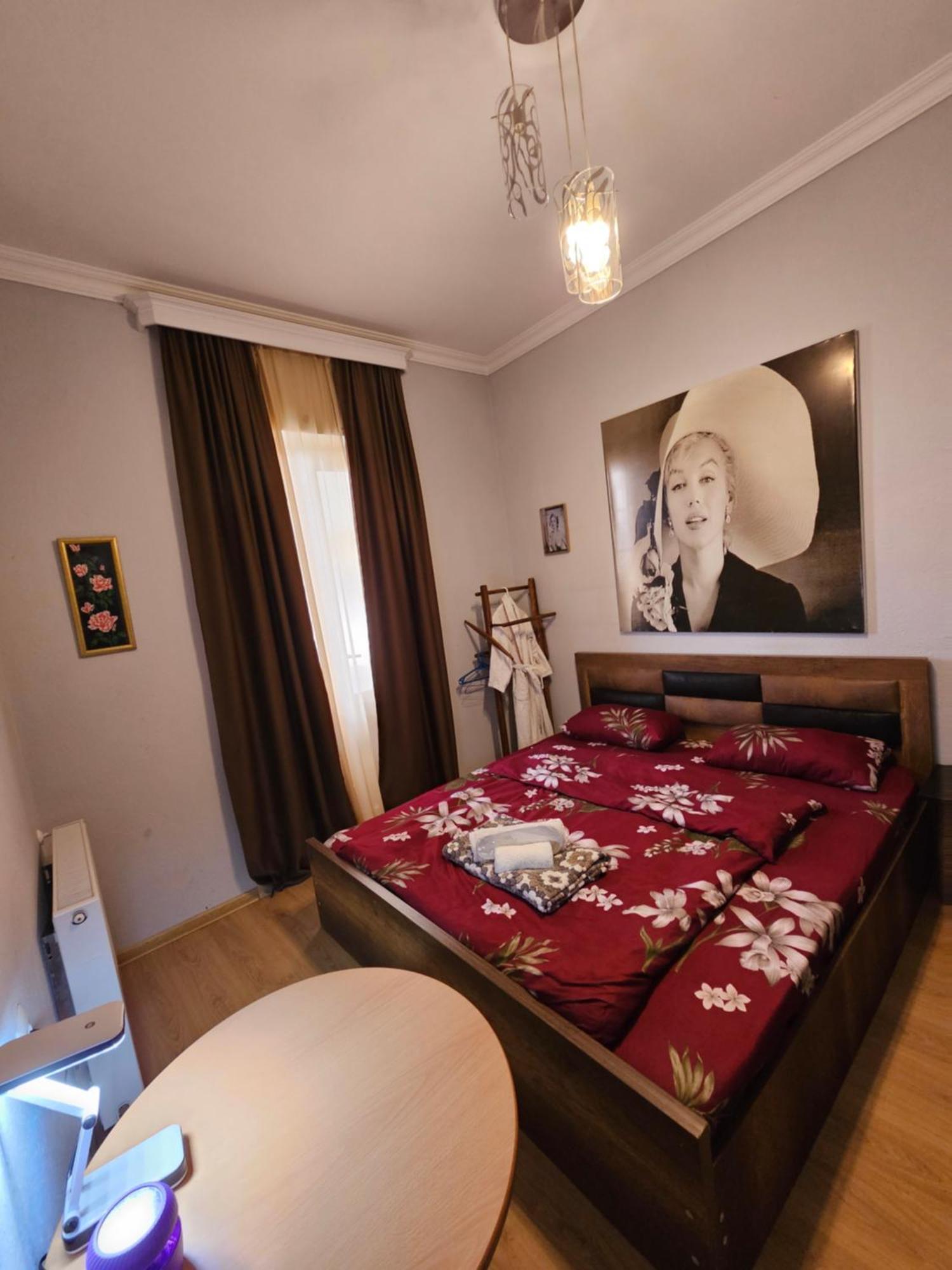 Guesthouse Different Tbilisi ภายนอก รูปภาพ
